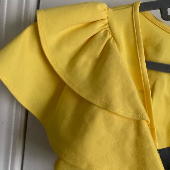 Bright yellow crop top with tie size small - Picture 3 of 9